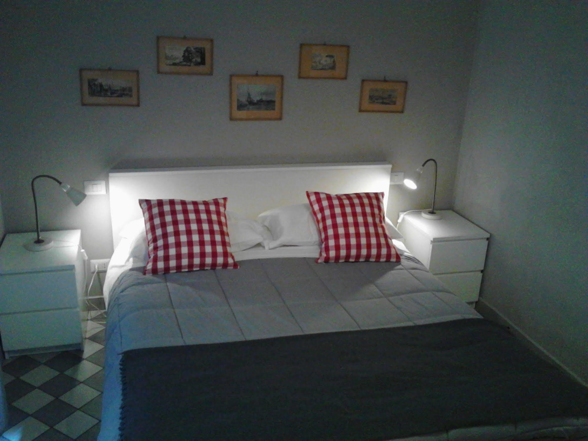 Le Stanze Di Pietro Bed and Breakfast Rom Exteriör bild